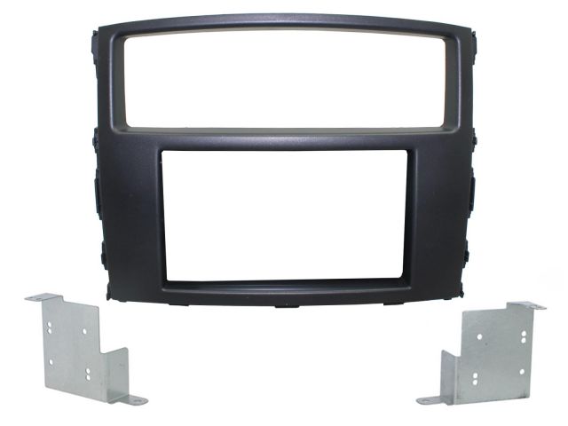 Connects2 CT23MT23 - Mitsubishi Shogun, Pajero Double Din Fascia Adaptor