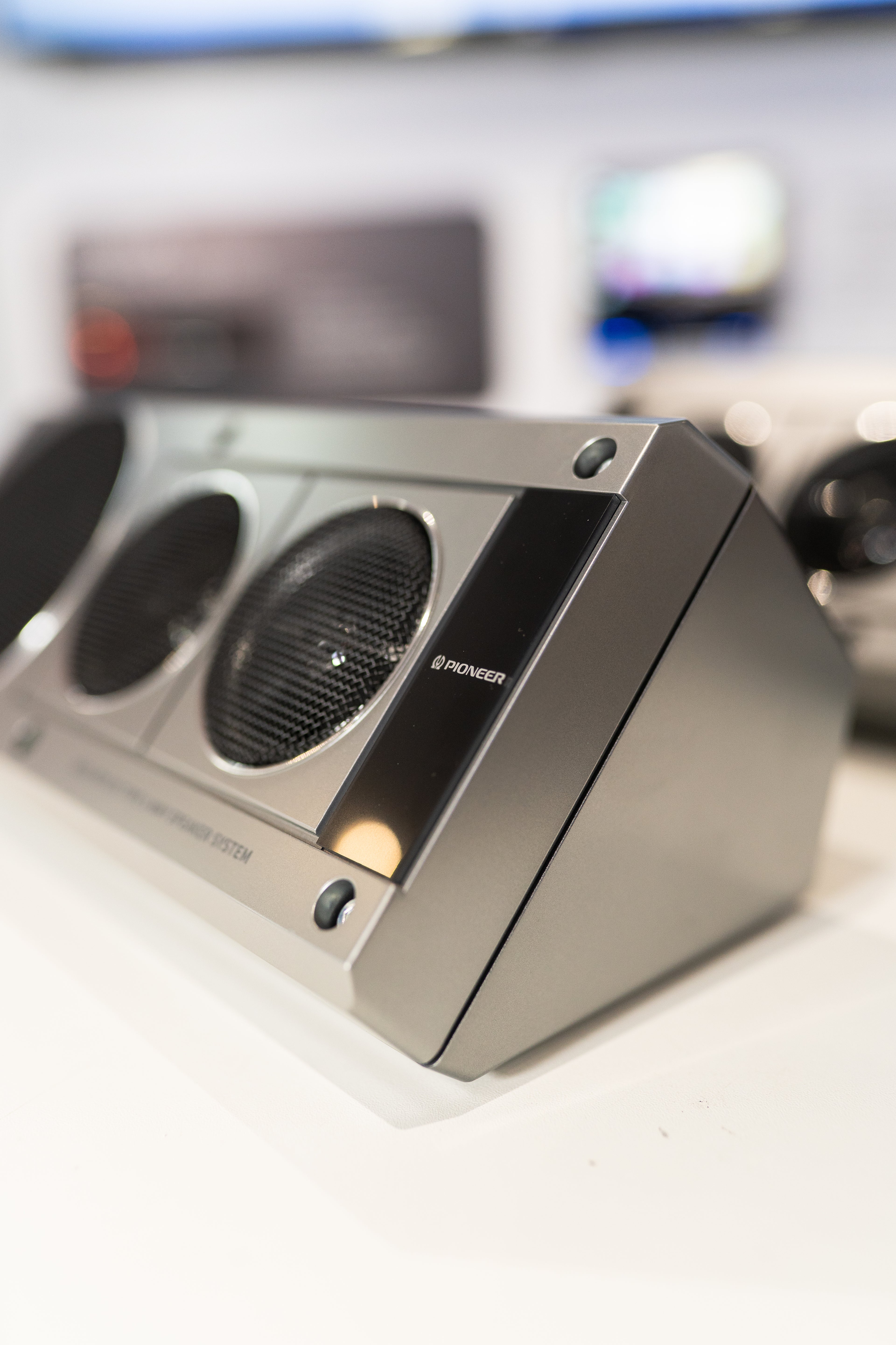 Pioneer TS-X40SXT - Retro 3-Way Bass Reflex Shelf Speaker System 100W