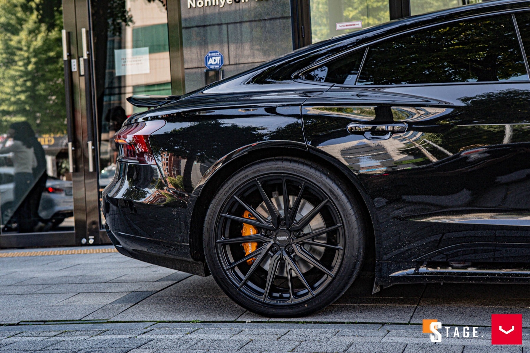 VOSSEN HYBRID FORGED SERIES HF-4T TINTED GLOSS BLACK