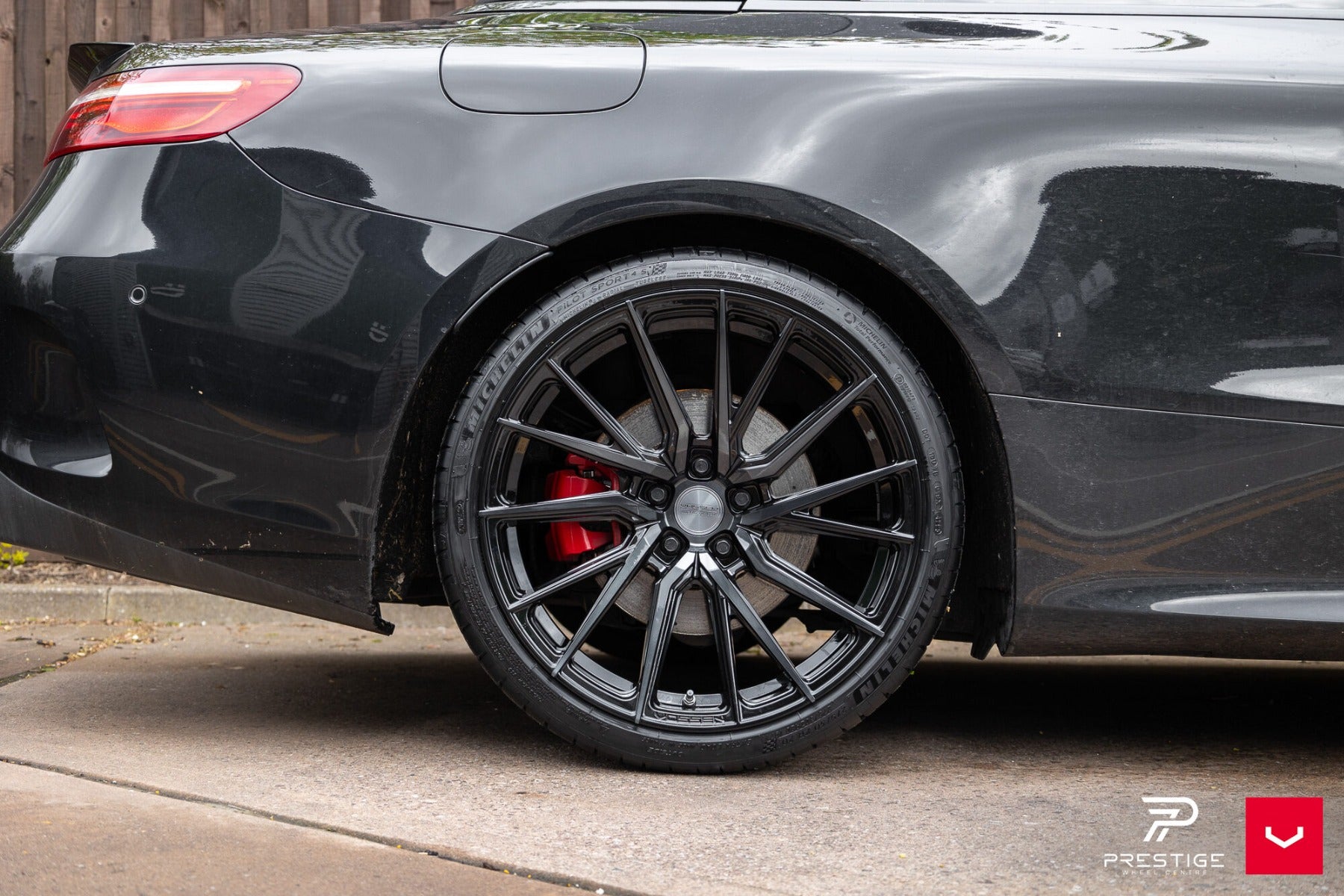 VOSSEN HYBRID FORGED SERIES HF-4T TINTED GLOSS BLACK