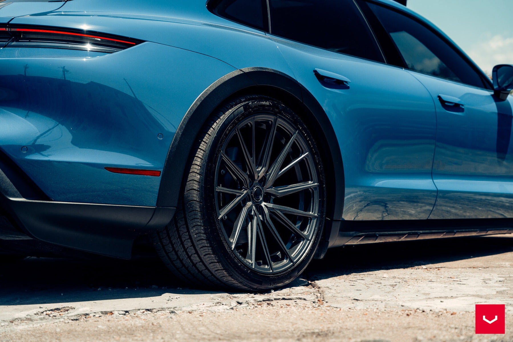 VOSSEN HYBRID FORGED SERIES HF-4T TINTED GLOSS BLACK