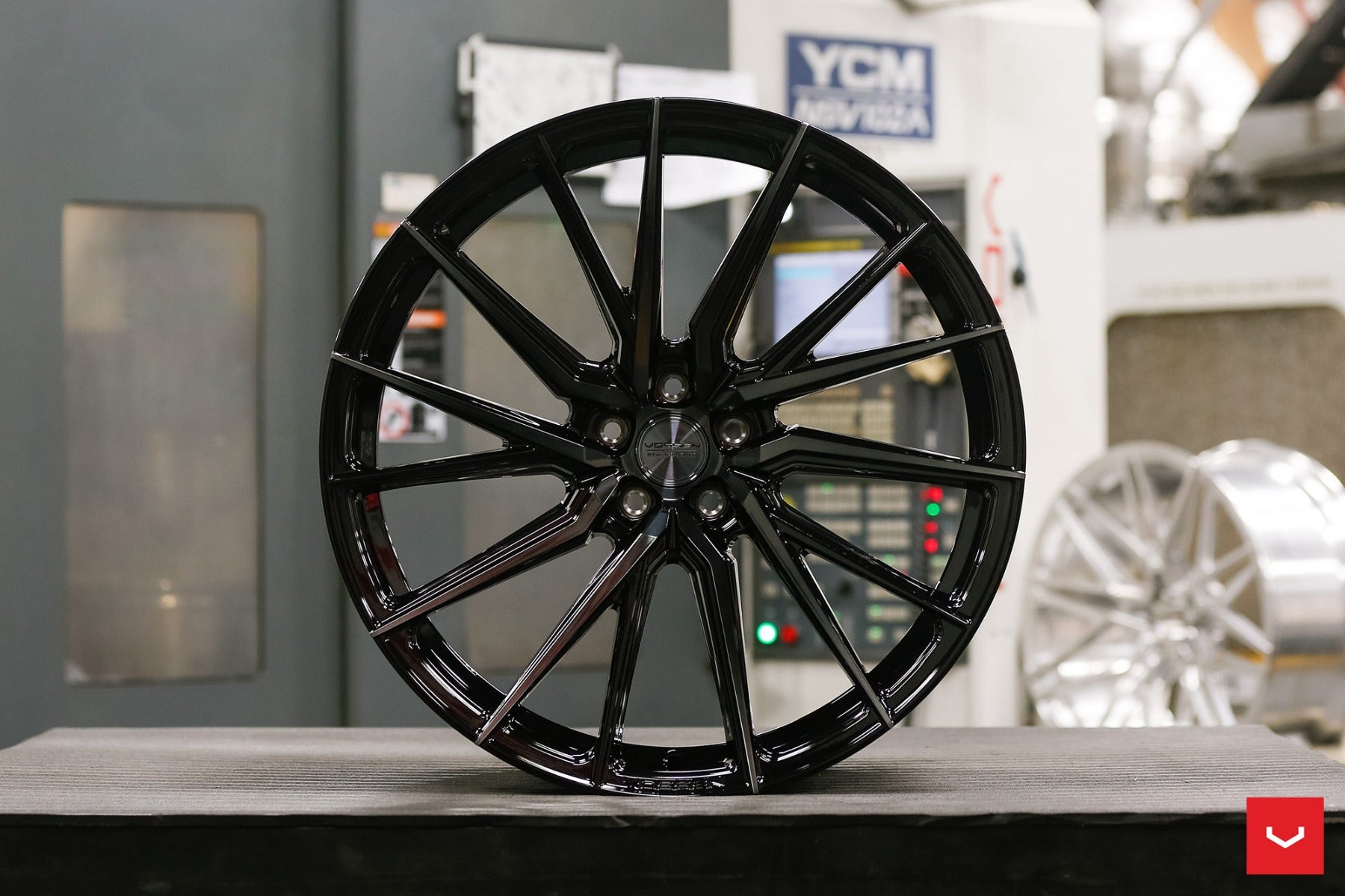 VOSSEN HYBRID FORGED SERIES HF-4T TINTED GLOSS BLACK
