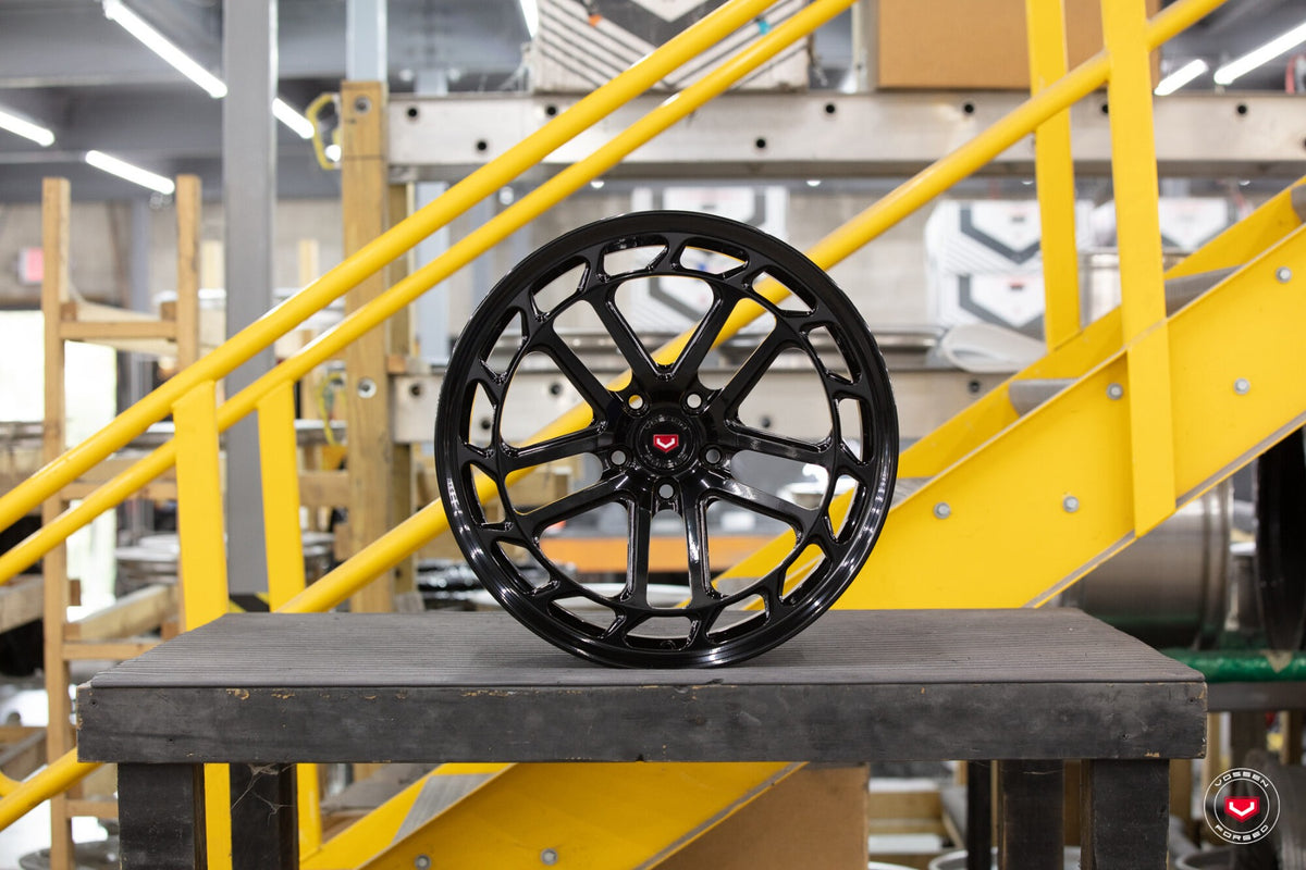 VOSSEN FORGED LC2-C1 MONOBLOCK GLOSS BLACK
