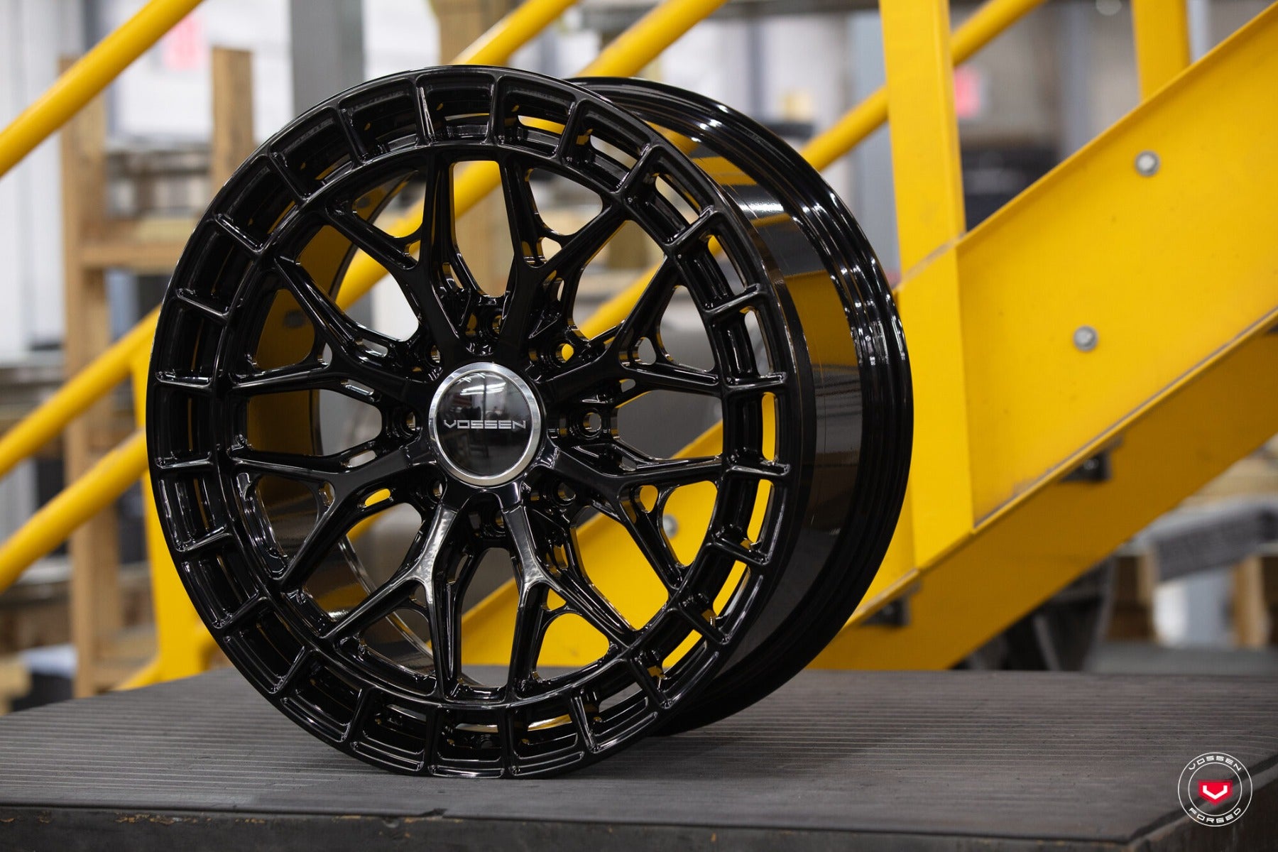 VOSSEN FORGED LC3-01 MONOBLOCK GLOSS BLACK