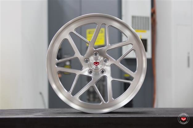 VOSSEN FORGED LC109T MONOBLOCK CUSTOM COLOUR APPLICATIONS
